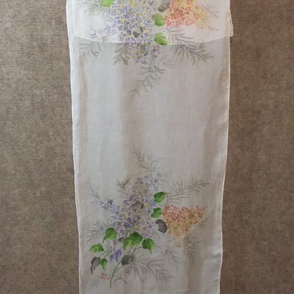 VTG. SCARF. FLORAL. MULTI COLORS SPARKLEY - Picture 4 of 5